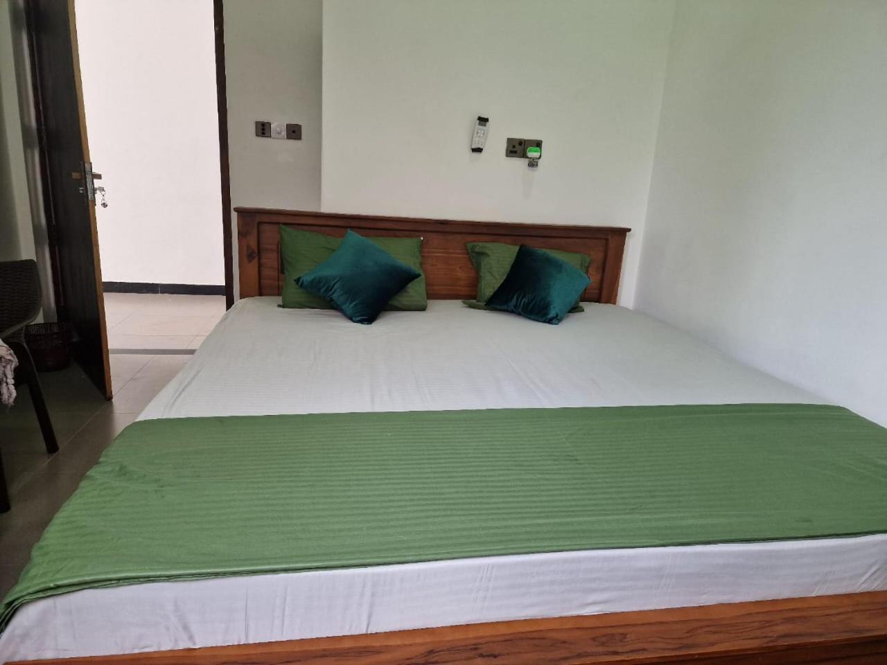 Javi Holiday Home Trincomalee Dış mekan fotoğraf
