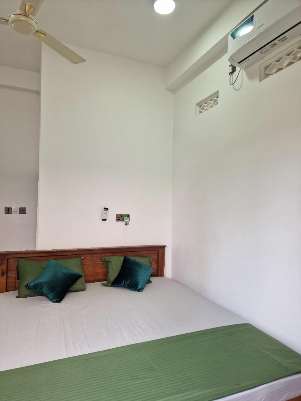 Javi Holiday Home Trincomalee Dış mekan fotoğraf