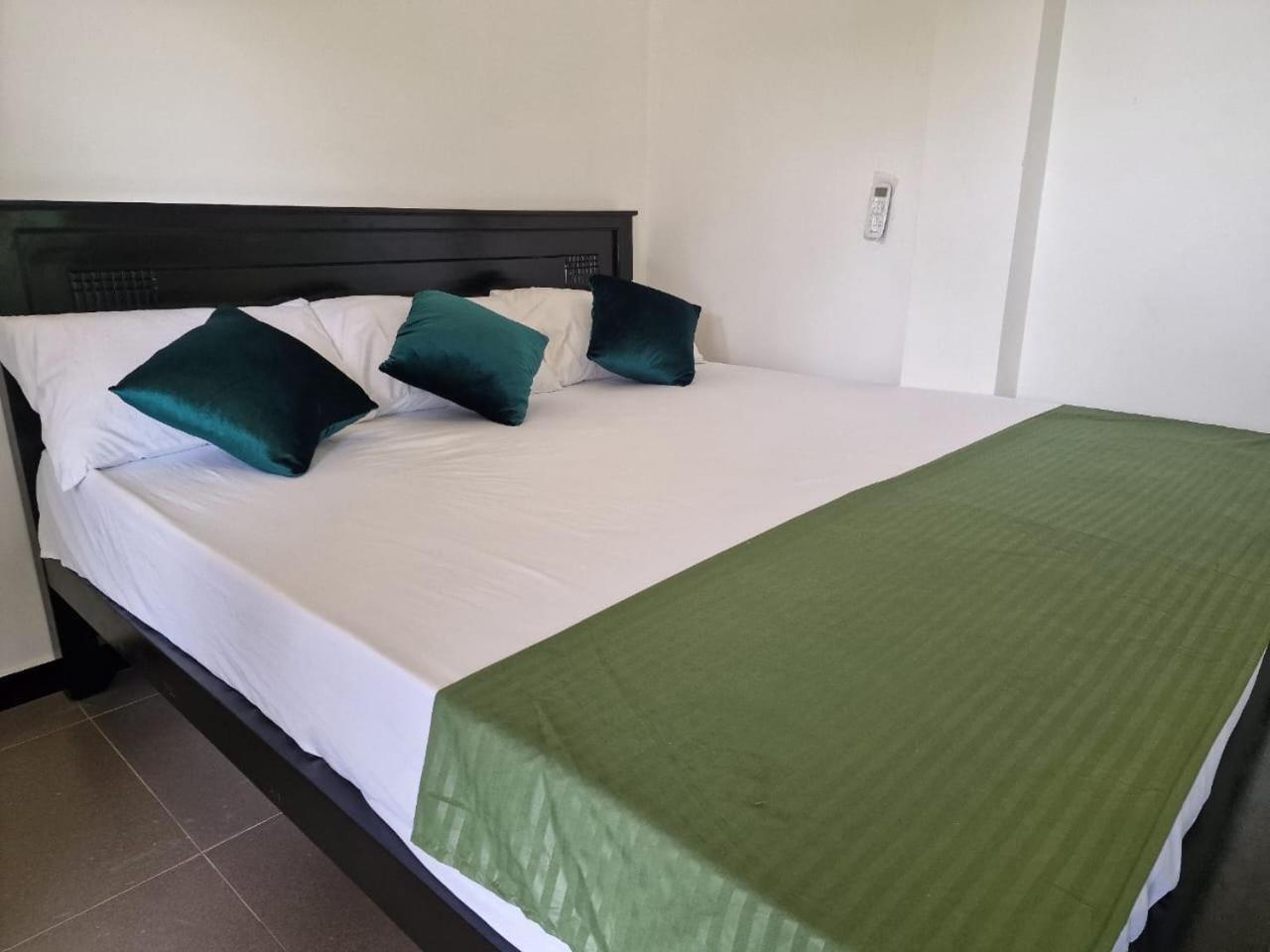 Javi Holiday Home Trincomalee Dış mekan fotoğraf